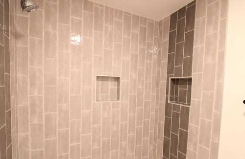 West Falls Church Condominio | Charming Condo With Lakeside View