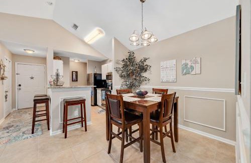 Gulf Shores Casa | Charming Condo with luxe amenities less than 10 minutes from the Beach