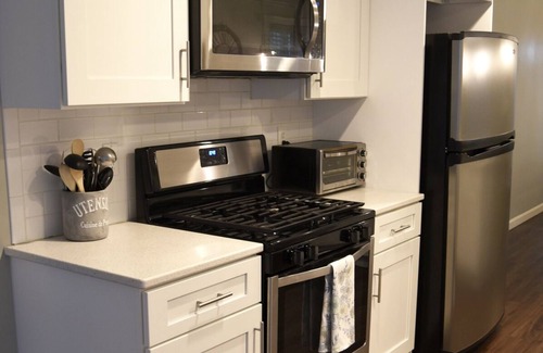 Warren Casa | Charming, convenient 4BR in the Heart of Howland.