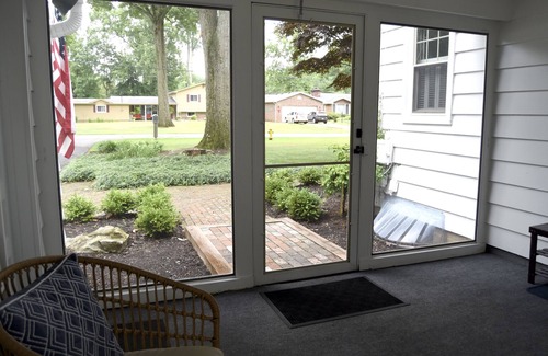 Warren Casa | Charming, convenient 4BR in the Heart of Howland.