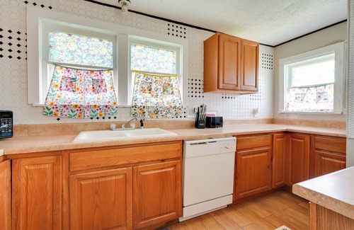 Butler Cabaña | Charming & Convenient Home in Butler