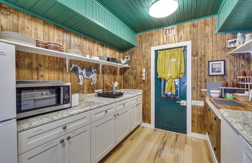 Duenweg Apartamento | Charming Converted Railcar Studio in Joplin!