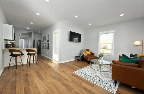 Kansas City Casa | Charming, corner lot bungalow! Newly renovated!