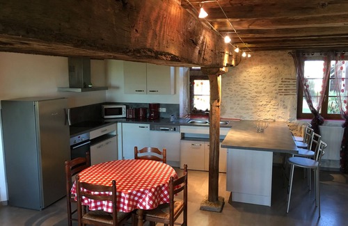 Bougy-lez-Neuville Casa | Encantadora casa de campo Le Moulin Brulé con piscina