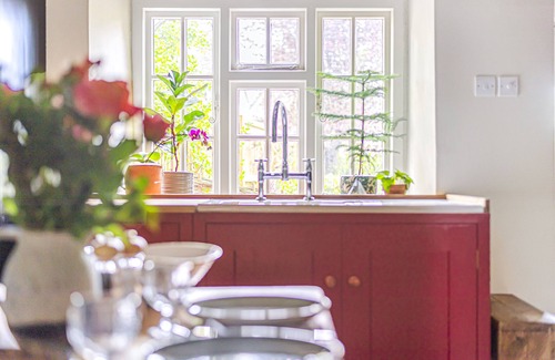 Ampney Crucis Cabaña | Charming Cotswold Country Cottage & Garden