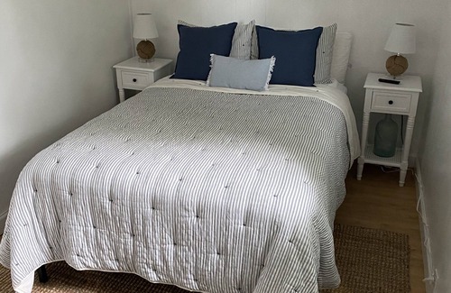 East Chop Cabaña | Charming cottage 10 minutes walk from downtown OB