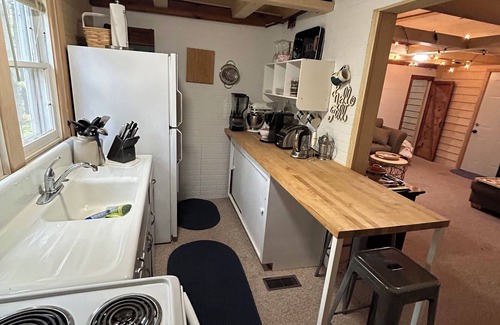 Deerbrook Cabaña | Charming cottage 2 bd 1 bth WiFi, AC Antigo Bass Lake Golf Course utv snow trl