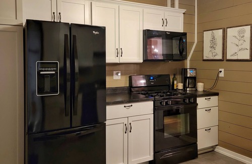 Two Harbors Cabaña | Charming Cottage! - 3 Bedrooms, 4 Beds, 2 Full Baths, 6 Adults