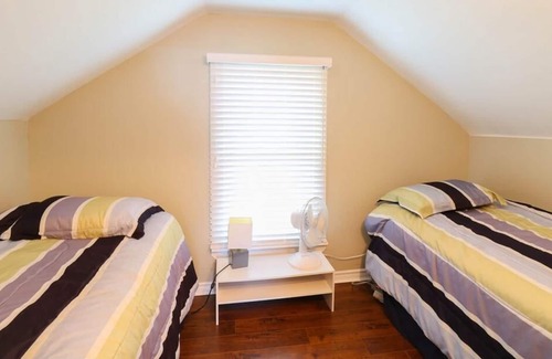 Port Dover Casa | Charming cottage away from home