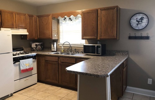 Salt Springs Cabina | Charming Cottage by the Lake!