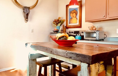 Whiteaker Cabaña | Cottage con Encanto en el barrio histórico