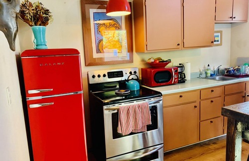 Whiteaker Cabaña | Cottage con Encanto en el barrio histórico
