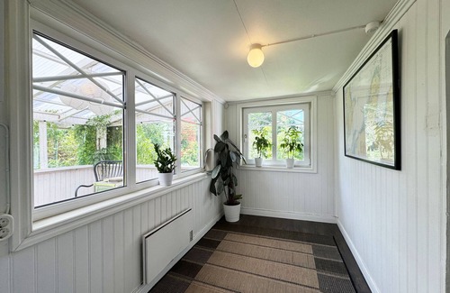 Vanersborg Municipality Chalet De Esquí | Charming Cottage by Lake Vänern, Frändefors | SE17013