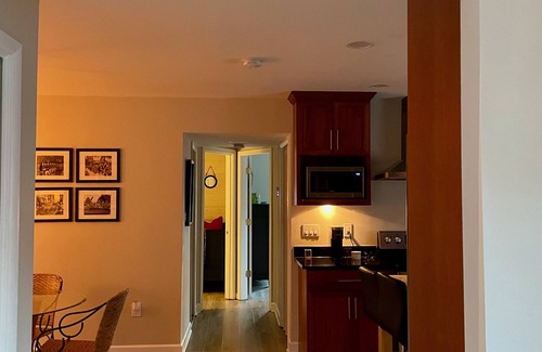 Arundel on the Bay Casa | Charming Annapolis Beach Cottage by the Bay with Hot Tub, Gourmet Kitchen & Pier