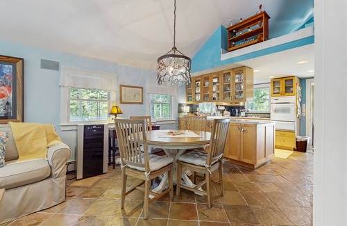 Ogunquit - Wells Cabaña | Charming Cottage Close to Beaches with a Relaxing Patio and Nearby Attractions