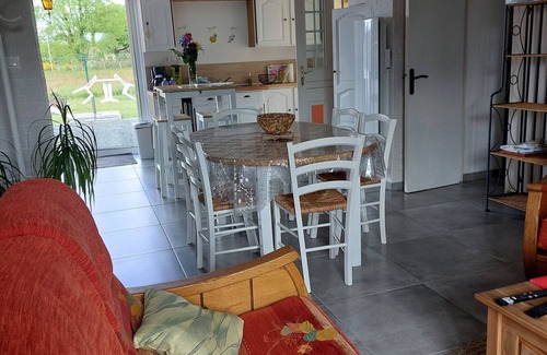 Monce-en-Belin Cabaña | Casa independiente con jardín, 250m del circuito de Le Mans, 6 plazas, cerca de comercios y transporte