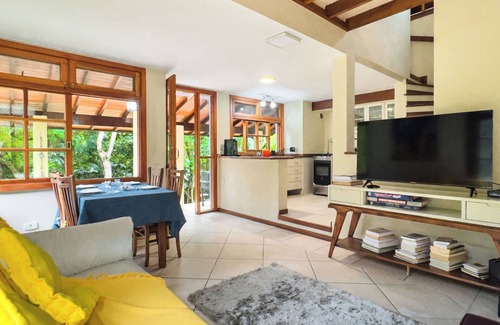 Carapicuiba Chalet De Esquí | Charming Cottage in Granja Viana