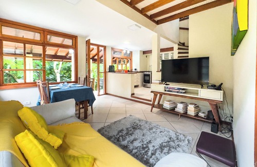 Carapicuiba Chalet De Esquí | Charming Cottage in Granja Viana
