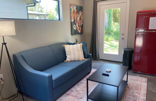 Mount Vernon Cabaña | Charming cottage in downtown Mount Vernon!