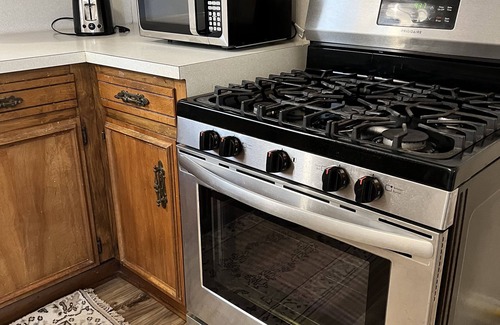 Crowley Casa | Charming cottage in downtown historic district