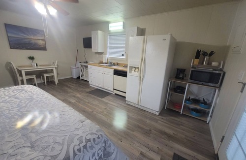 Hammond Casa | Charming cottage in marvelous Hammond with AC, WiFi