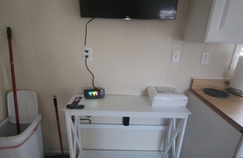 Hammond Casa | Charming cottage in marvelous Hammond with AC, WiFi