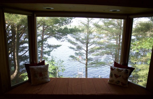 Seguin Cabaña | Charming Cottage In Muskoka, on Lake Joe, Minutes from Golf & Winter Activities