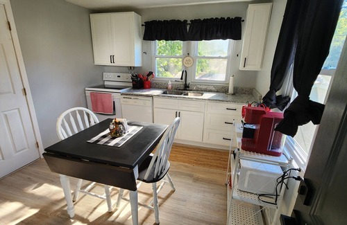 Burkesville Cabaña | Charming cottage in pleasant Burkesville