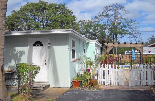 La Hacienda Cabaña | Cottage con Encanto en Delray Beach para 4 personas con piscina climatizada
