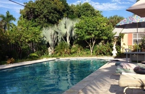 La Hacienda Cabaña | Cottage con Encanto en Delray Beach para 4 personas con piscina climatizada