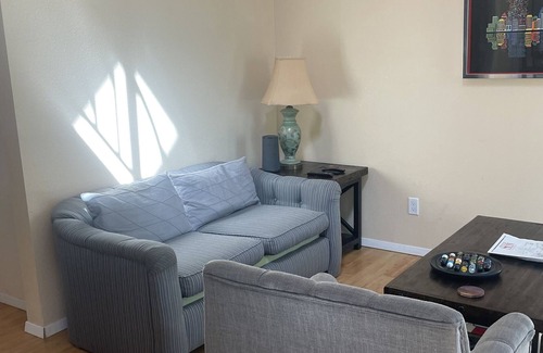 Glen Ellen Cabaña | Beautiful Cottage in Sonoma Valley of the Moon"