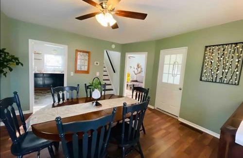 Wellington Casa | Charming Cottage in Wellington's Heart near Beach