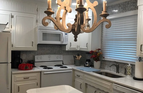 Cookeville Casa | Charming cottage, minutes from Cummins Falls and downtown Cookeville, TN.