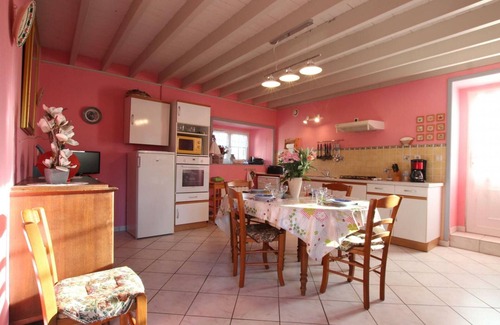 Picauville Cabaña | Casa en Picauville: Tranquilidad, Confort y Proximidad a Utah Beach, BBQ, Wifi y Equipamiento Bebé