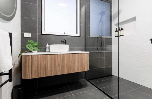 Launceston CBD Casa | Charming Cottage Near The City With Parking