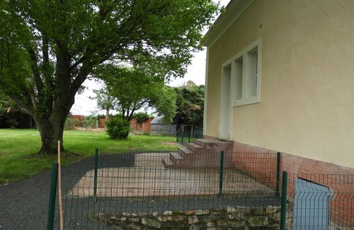 Ecommoy Cabaña | Encantador Gîte con Jardín Privado, Cerca de Tiendas y con Wifi Gratis