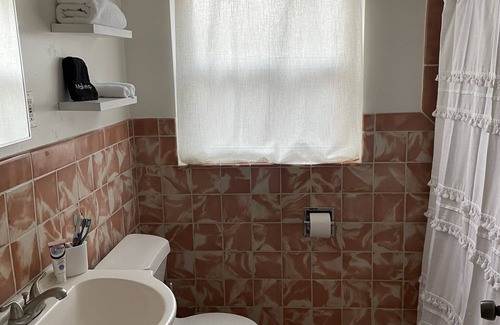 Historic Downtown Kissimmee Casa | Charming cottage near the lakefront in Kissimmee. walking to downtown amenities.