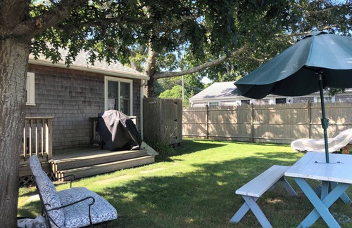 West Yarmouth Cabaña | Charming Cottage near Beach and Ferry