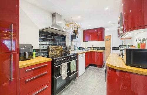 St. Newlyn East Cabaña | Charming Cottage nr Newquay– Sleeps 5 & Cosy Fire