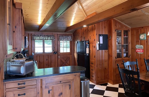 Sanbornville Casa | Charming Cottage on Lovell Lake