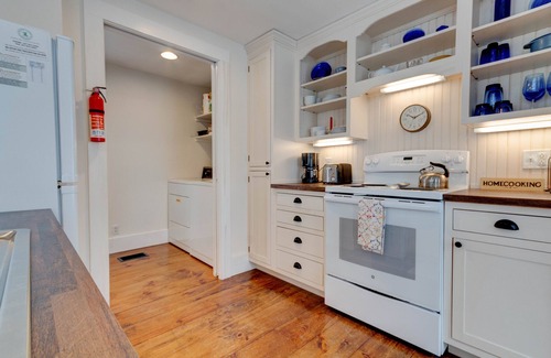 Eastport Cabaña | Charming Cottage on quiet street in Historic Eastport