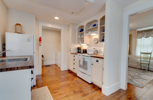 Eastport Cabaña | Charming Cottage on quiet street in Historic Eastport