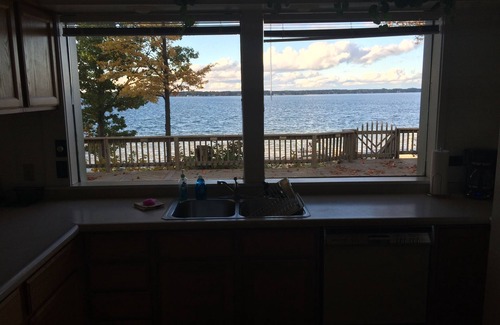 Lake City Cabaña | Cottage con Encanto en arena de playa con hermosas vistas al lago de gran cubierta