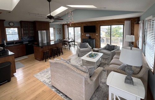 South Nags Head Cabaña | Charming Cottage, South Nags Head, 5 min walk to the beach