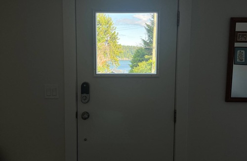 Gibsons Cabaña | charming cottage suite perched just above the heart of Lower Gibsons
