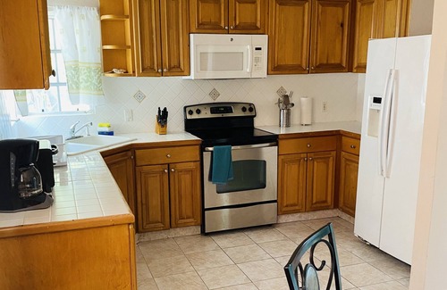 Leeward Settlement Cabaña | Charming Cottage