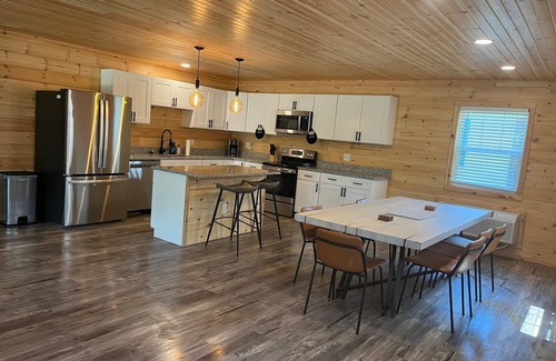 Kelleys Island Casa | Charming cottage - New in 2024 with AC and Golf cart on peaceful Kelleys Island