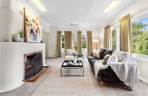 Braddon Casa | Charming Cottage | Walk to City, Floriade & Eat Street