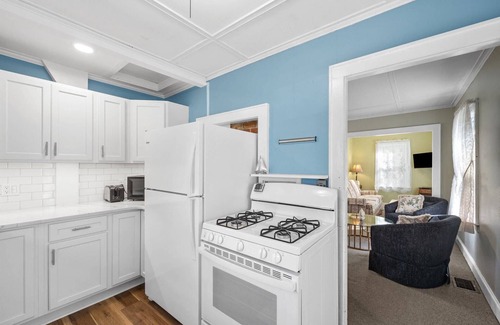 Plymouth Casa | Charming cottage, walk to downtown waterfront, large deck, outdoor seating, and grill