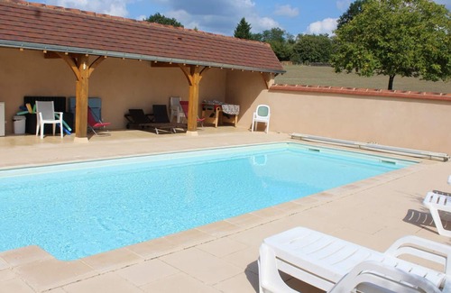 Le Bugue Cabaña | Casa rural con piscina en el corazón de Perigord Noir, cerca de hermosos sitios turísticos. Ideal para familias.